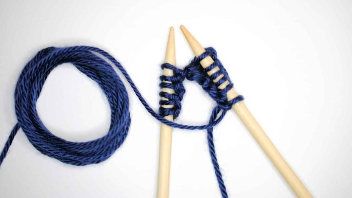 blue and white beaded necklace